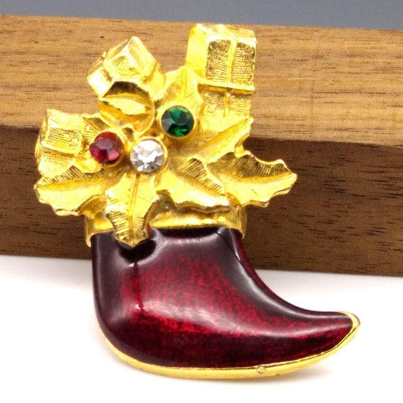 Elegant Christmas Stocking Brooch, Vintage Enamel with Gold Tone Gifts and Red - Picture 1 of 4